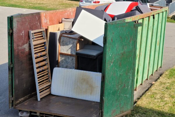 Mulde zur fachgerechten Entsorgung